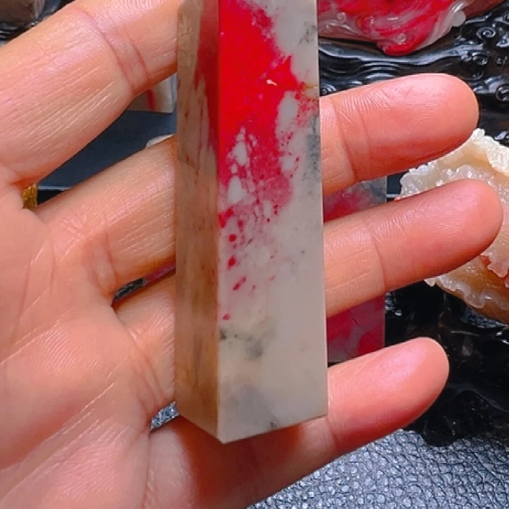 用***8昌化鸡血石素章一枚