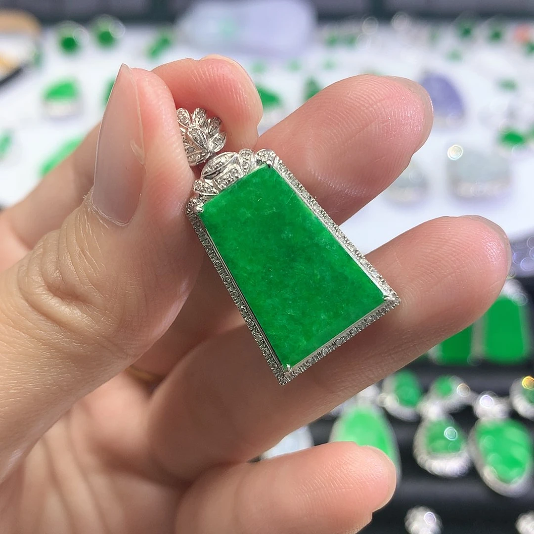 吊坠(不含链)18K金镶嵌翡翠