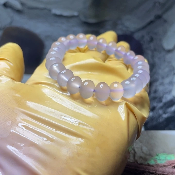 轻***音玛瑙/玉髓手镯未镶嵌