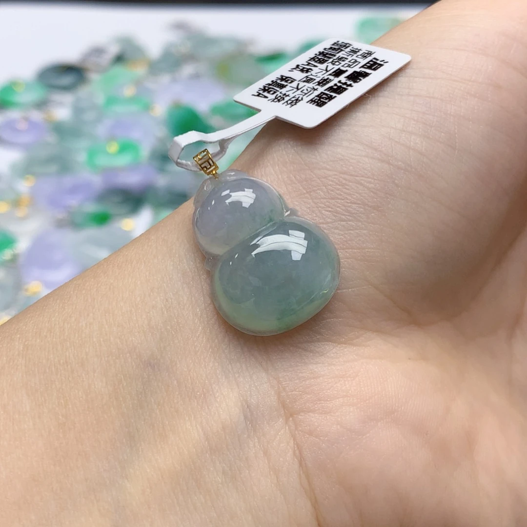 颈饰18K金镶嵌翡翠