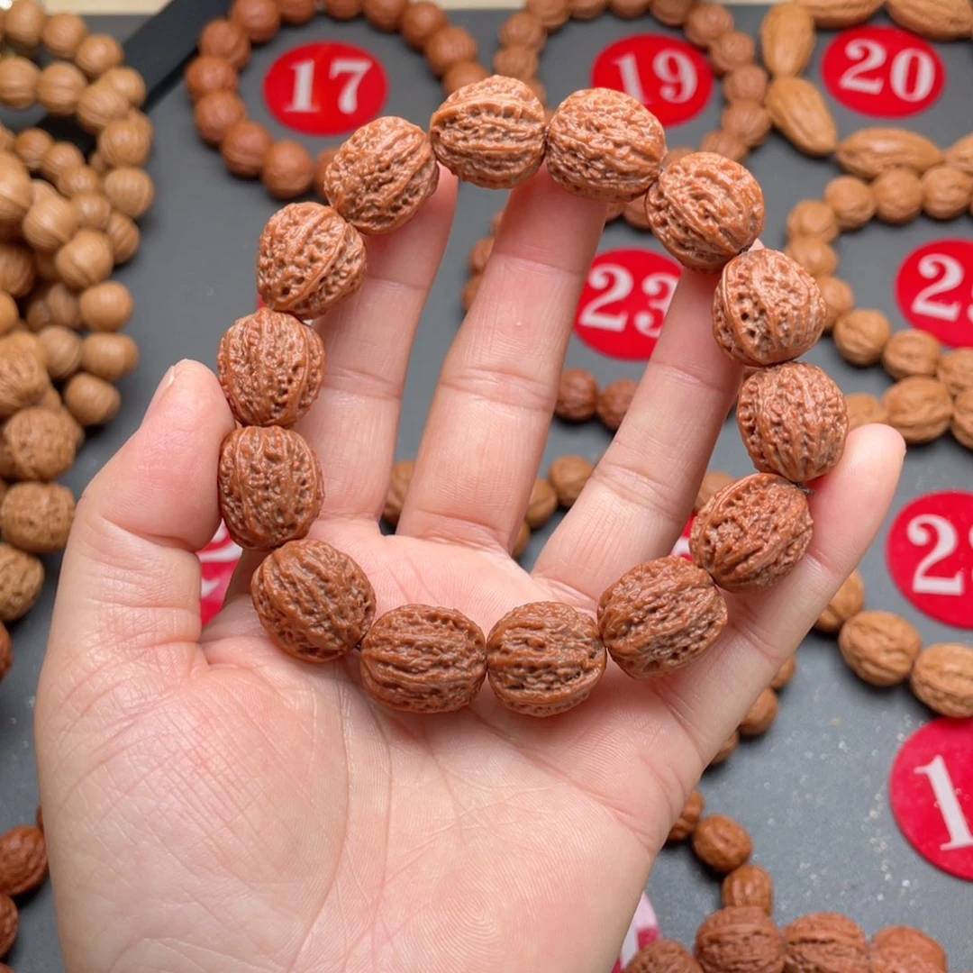 文玩核桃手串坐****子野生核桃红皮京八棱玫瑰