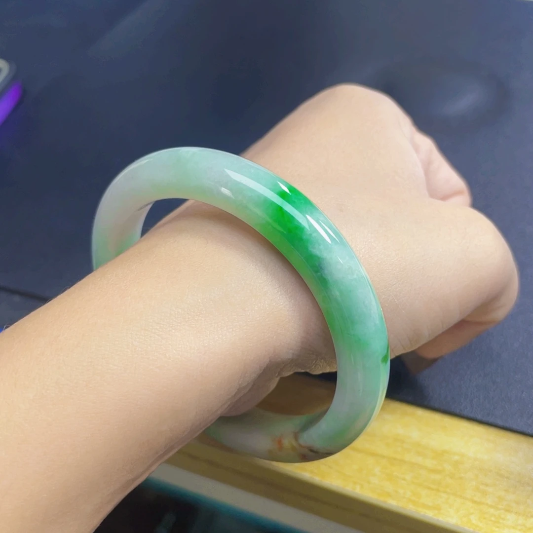 翡翠未镶嵌手镯55圈有纹裂扣手买断不退换