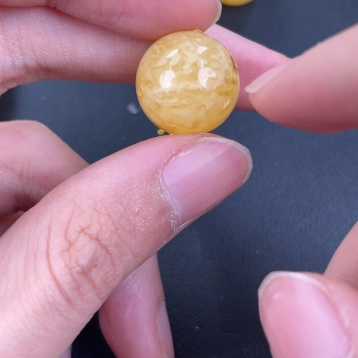 琥珀裸石未镶嵌天然63