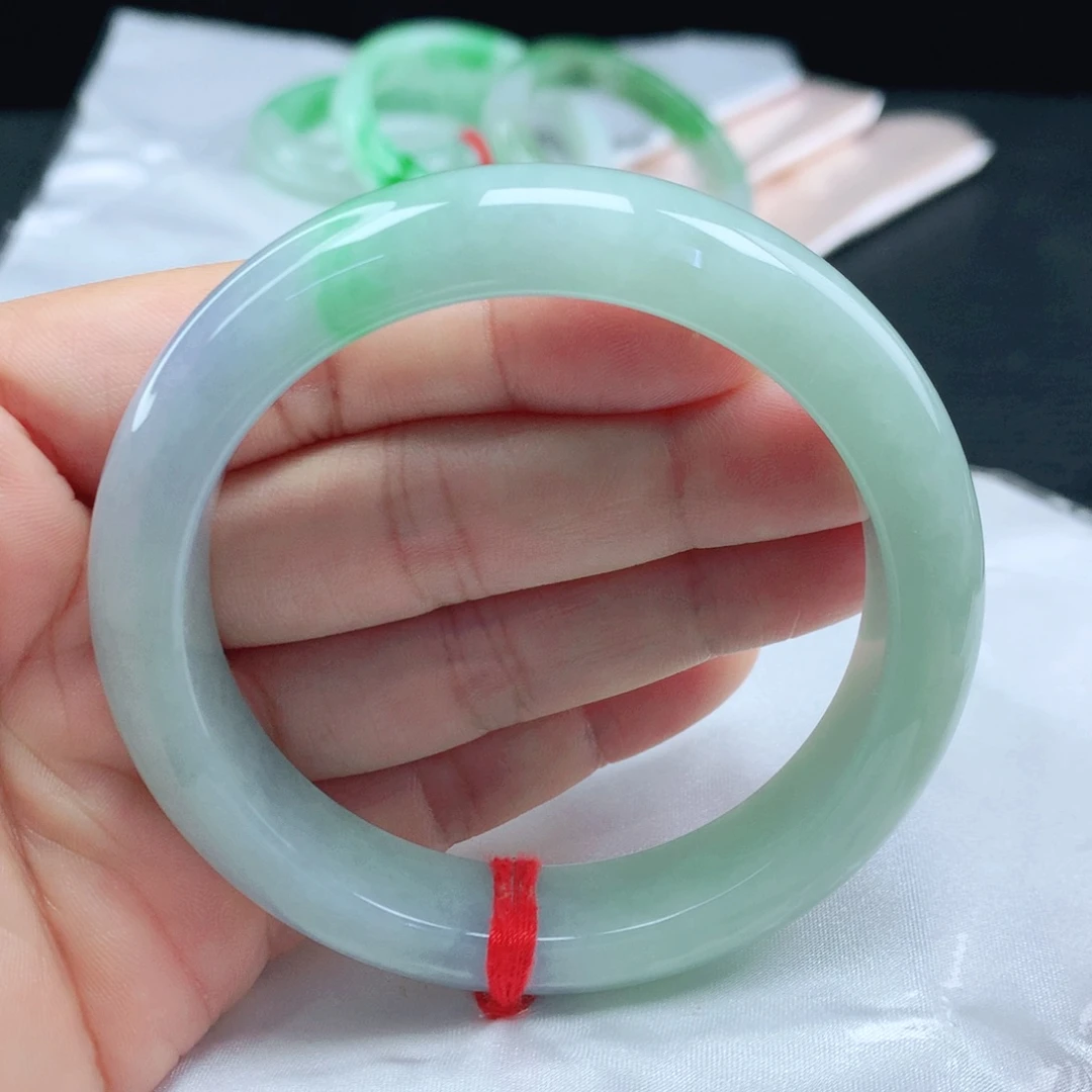 翡翠未镶嵌手镯57+春彩翡翠手镯