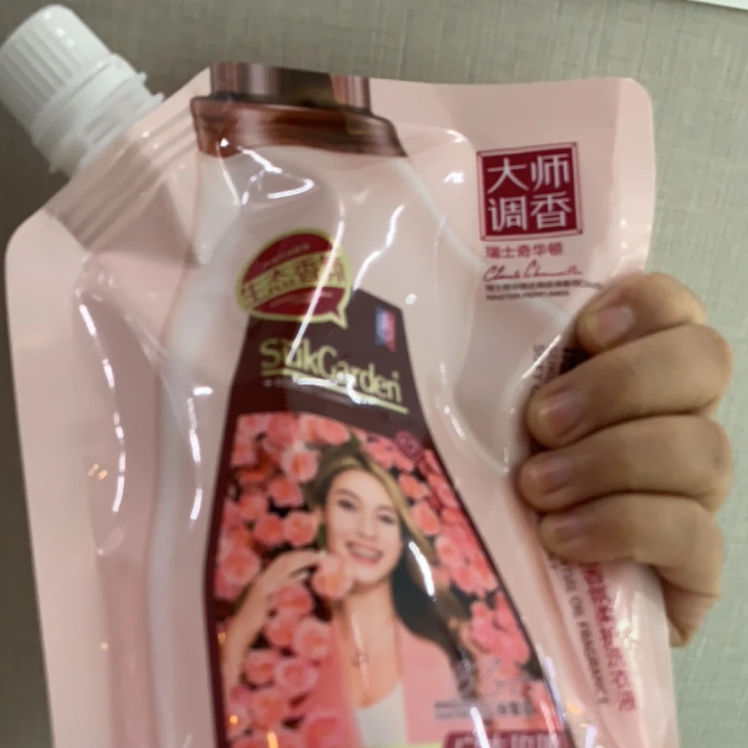 玲玲家维多利亚玫瑰精油香氛洗衣液