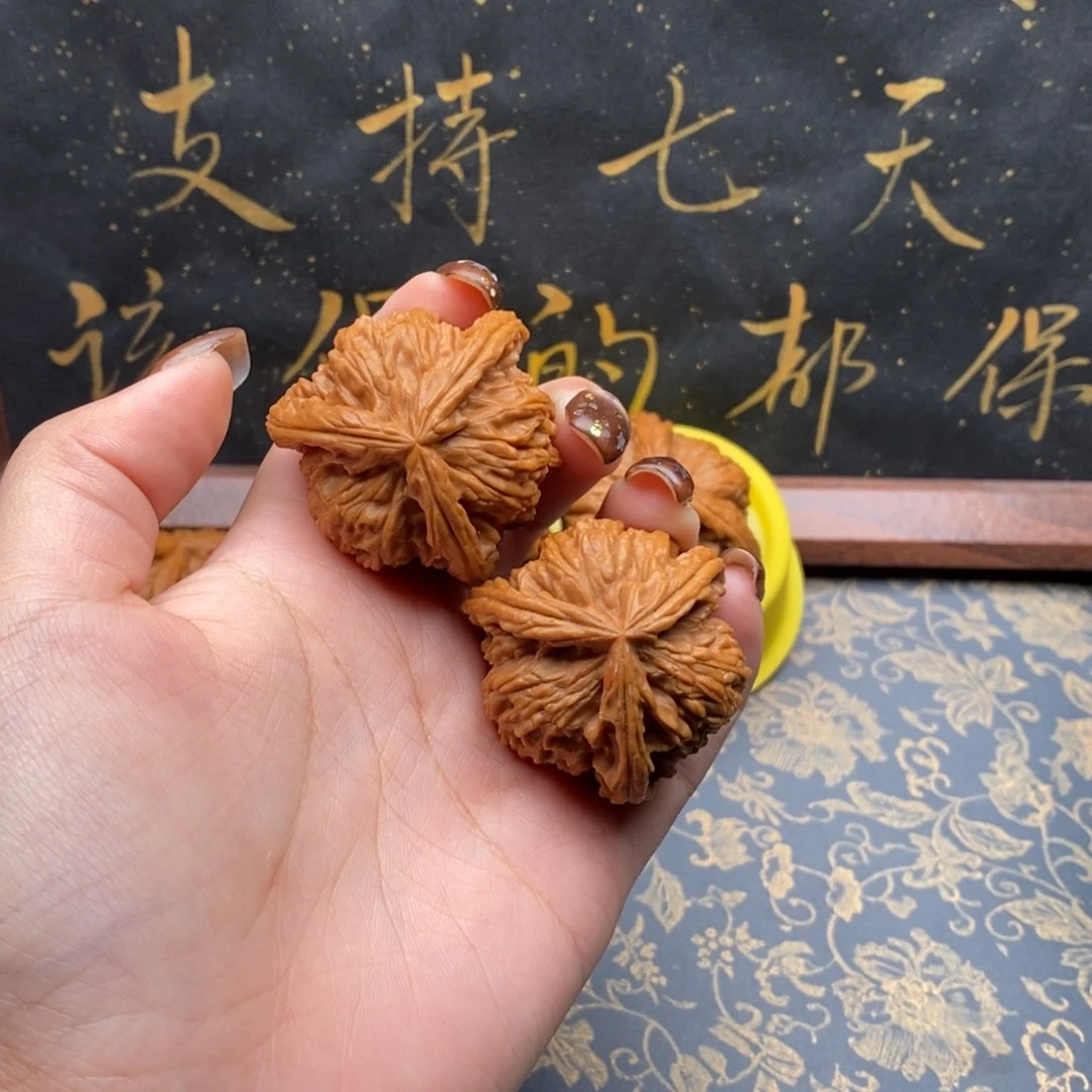 吊坠文玩核桃M****g白狮子