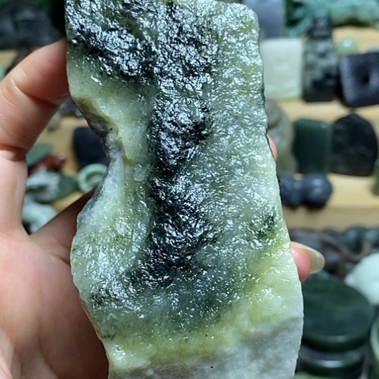 独山玉未镶嵌珠宝半成品
