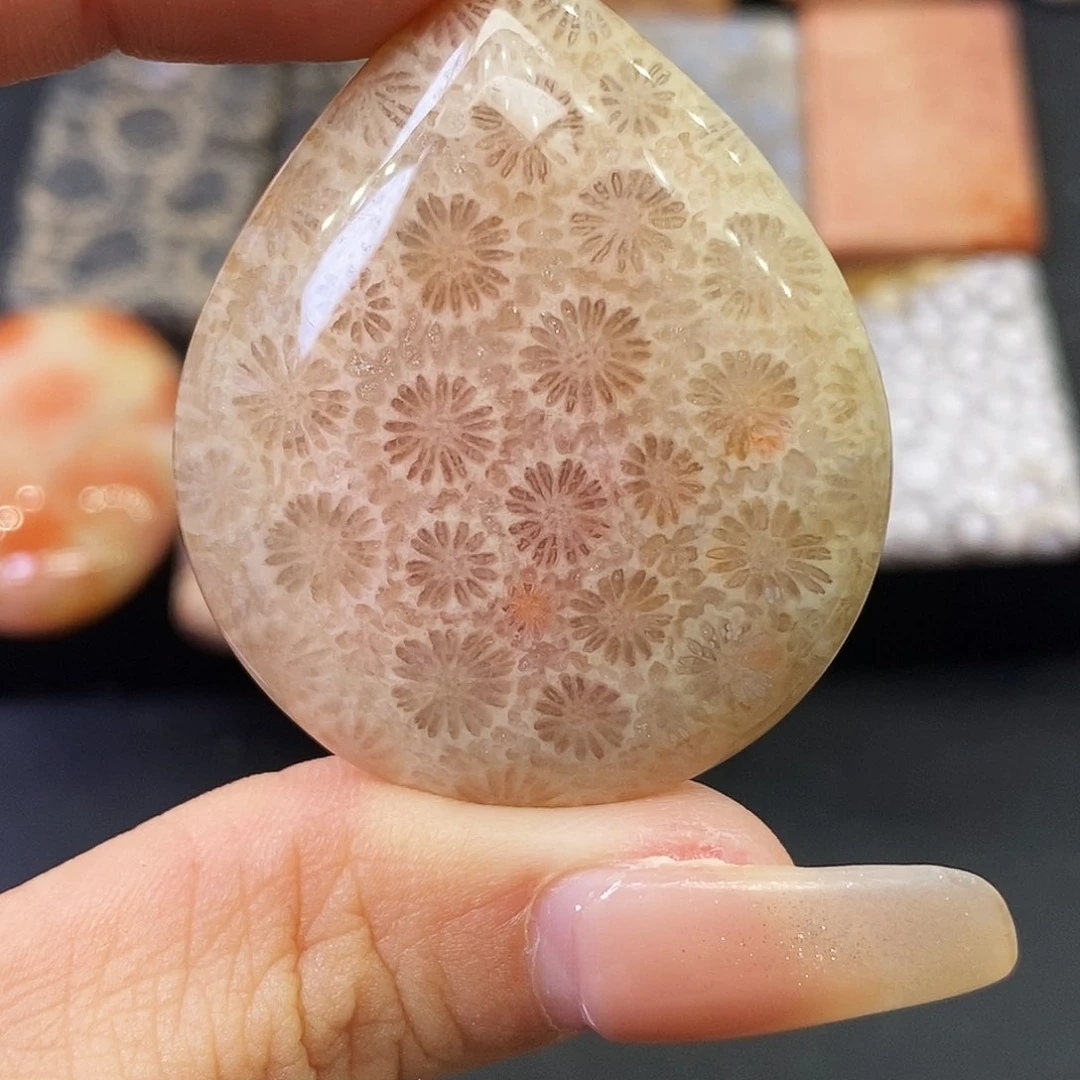 硅化玉颈饰合金阿*