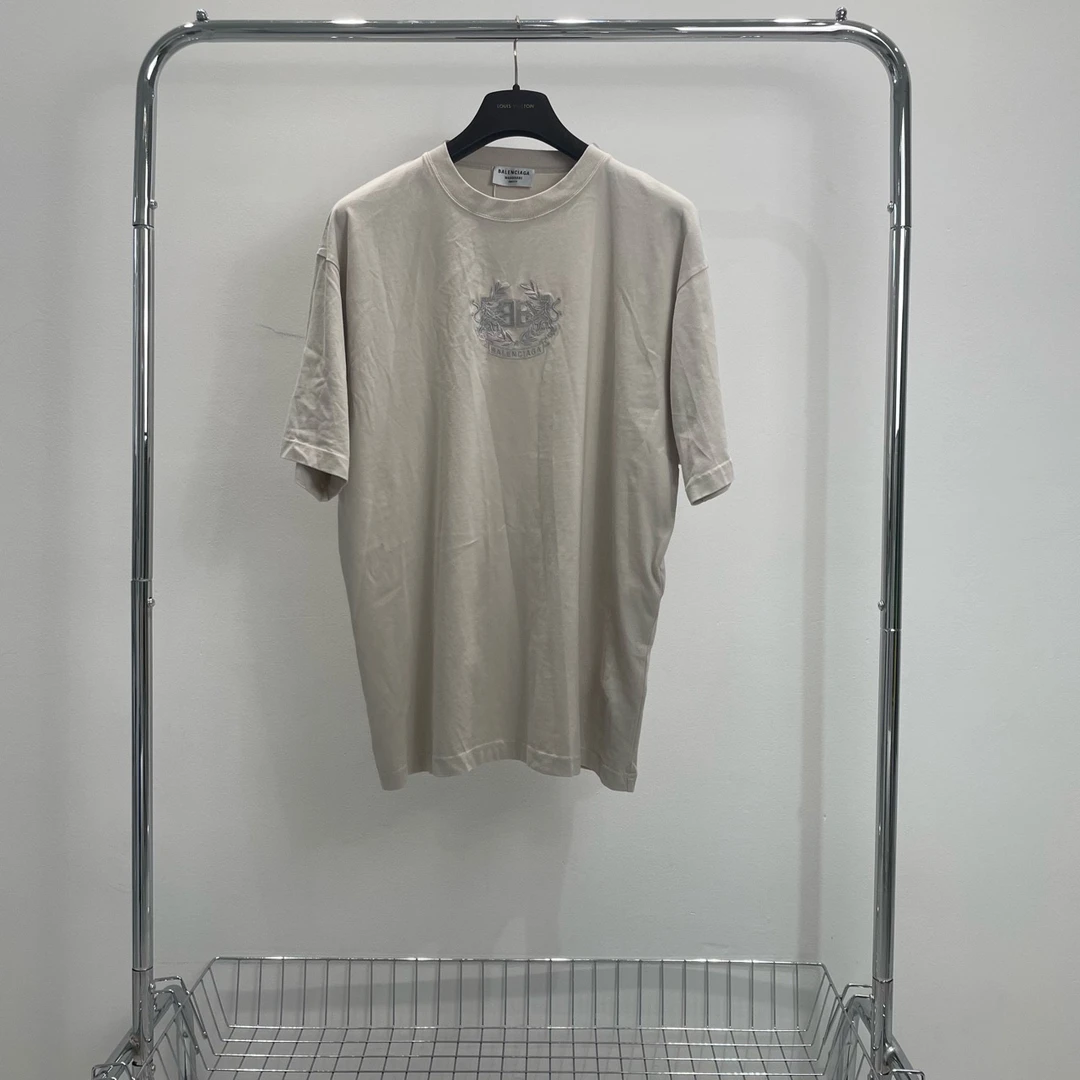 全新未使用 Balenciaga/巴黎世家 奶茶色刺绣短袖 尺码s yy00384
