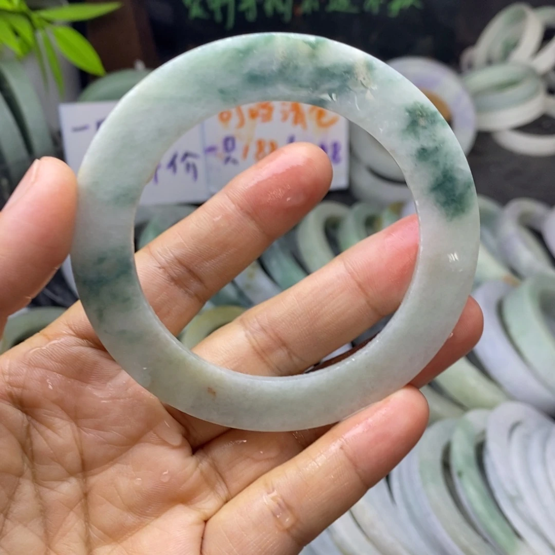 定制翡翠未镶嵌手镯