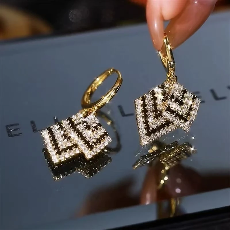 铜合金合成锆石耳饰 【DDC017】轻奢优雅百搭菱形女士女式小众耳环