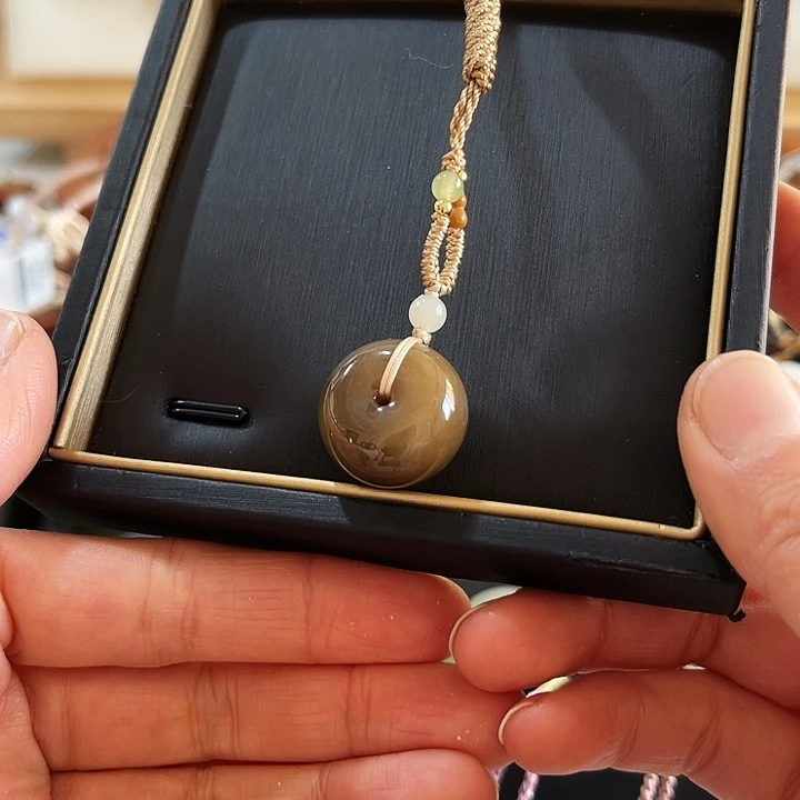 用***3和田玉未镶嵌颈饰