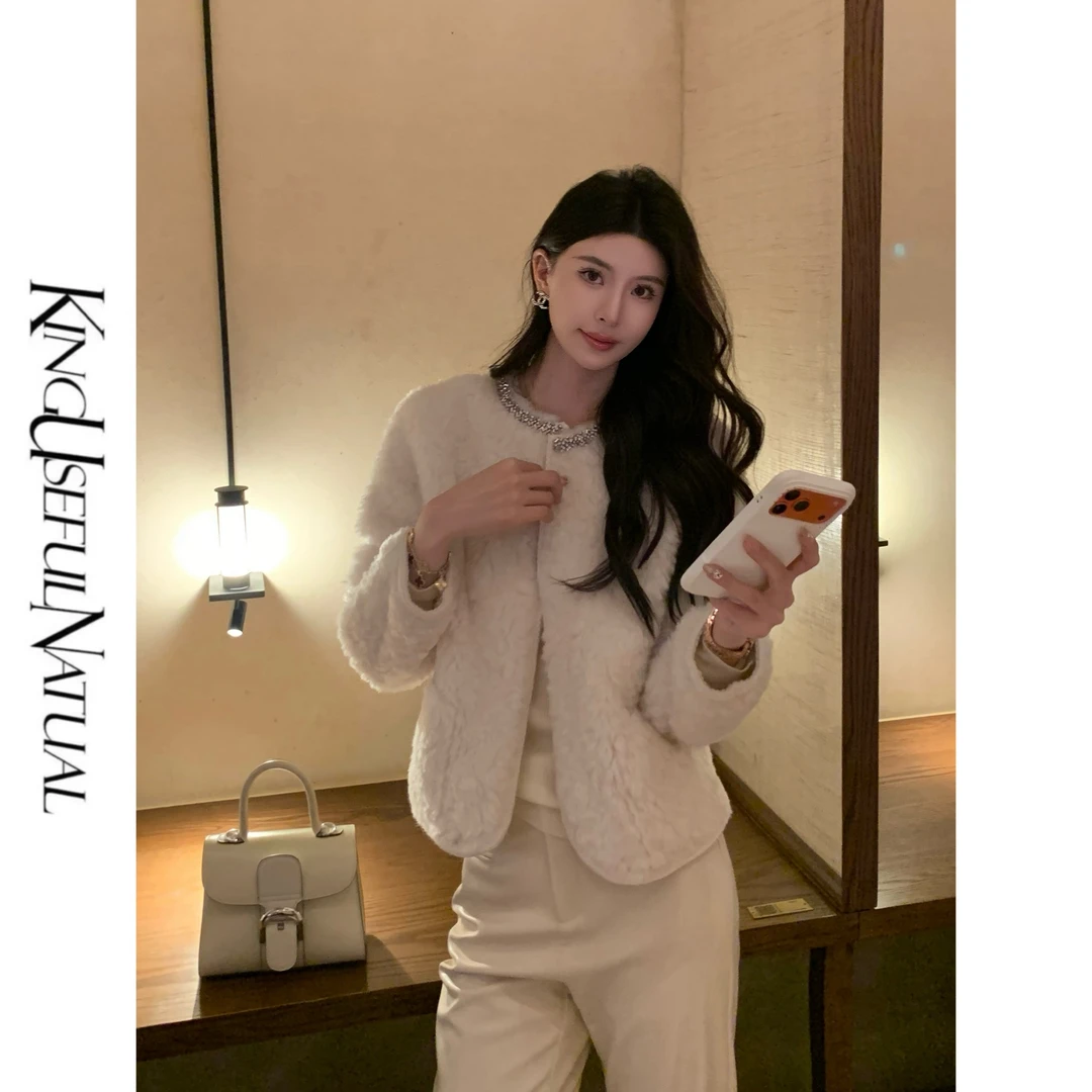 KUN【巴黎千金】矜贵气质 羊毛加厚短款钻条冬款米白色百搭外套