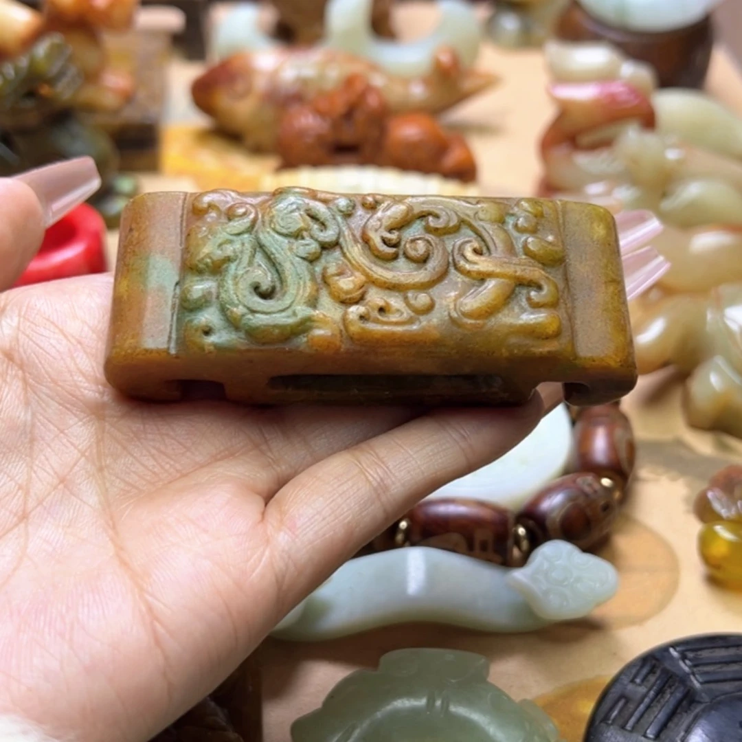 【闪购商品】蛇纹石玉颈饰未镶嵌皮带