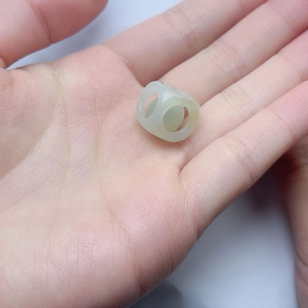 和田玉挂件。k k未镶嵌