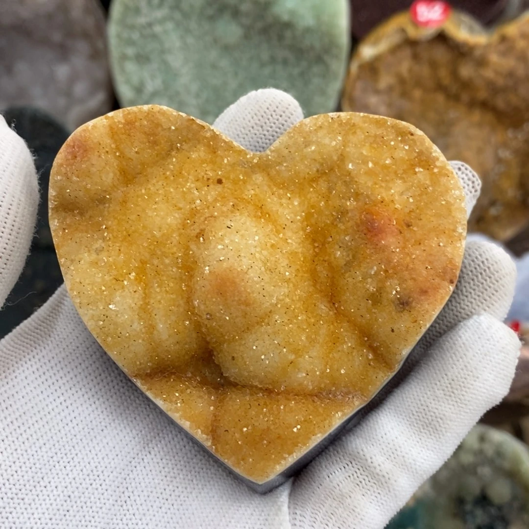 水晶橘黄色爱心未镶嵌