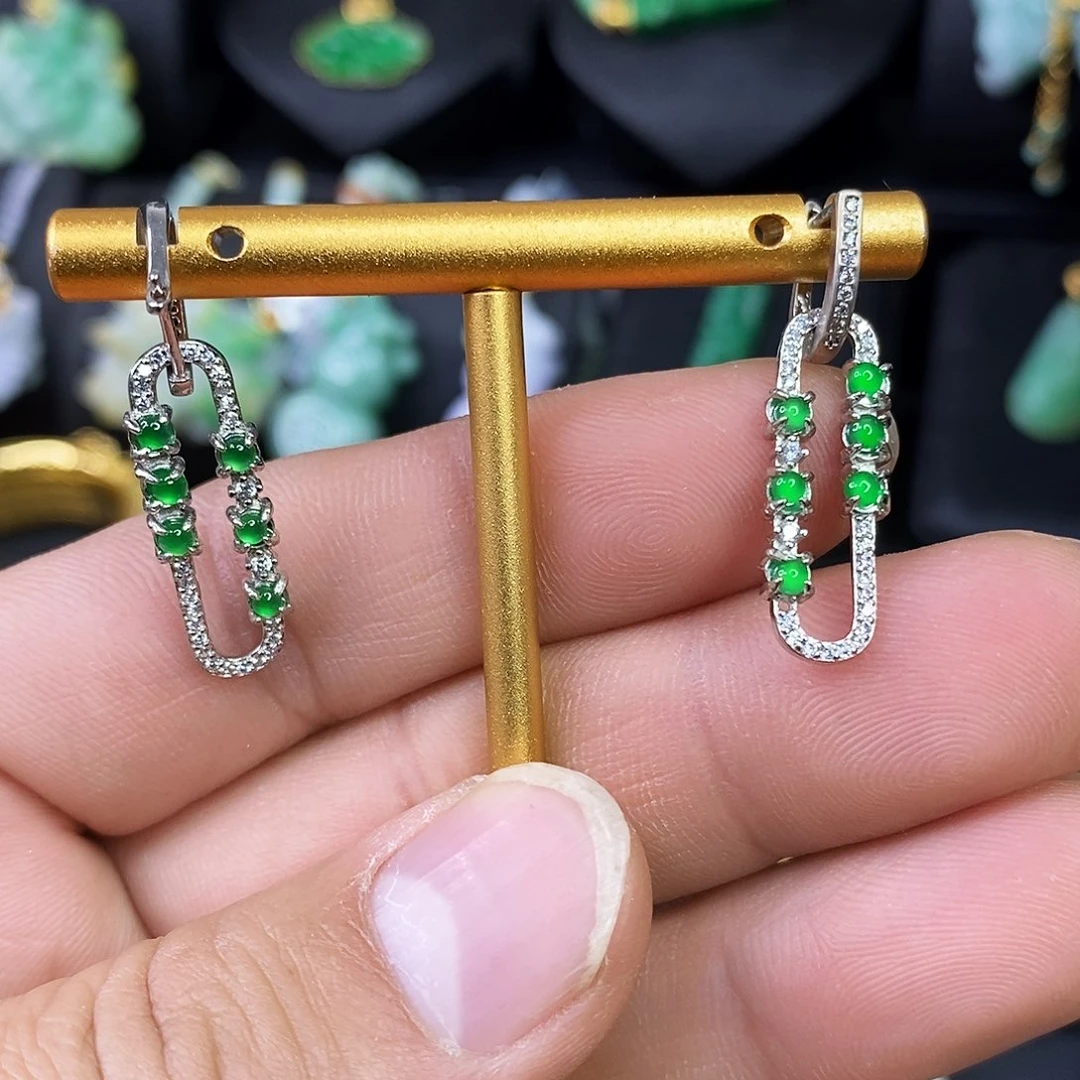 颈饰未镶嵌翡翠耳饰