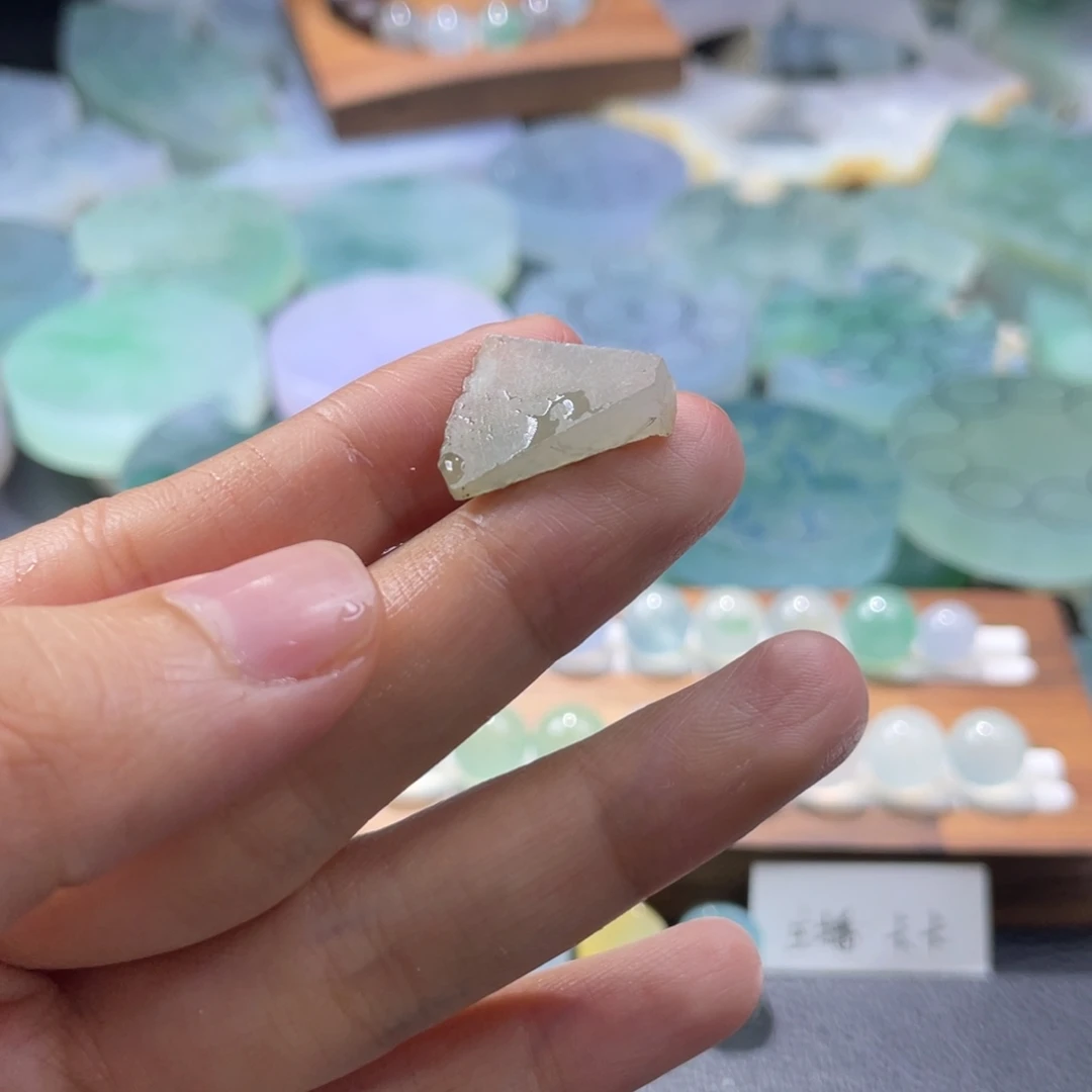 定制翡翠未镶嵌边角