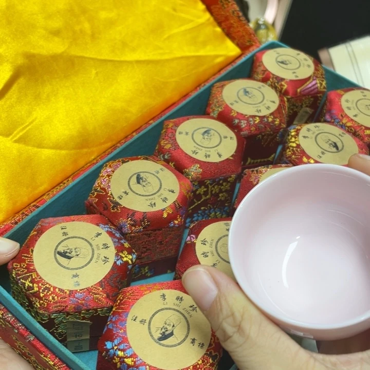 紫砂盖碗我们的目标是成为一个优秀