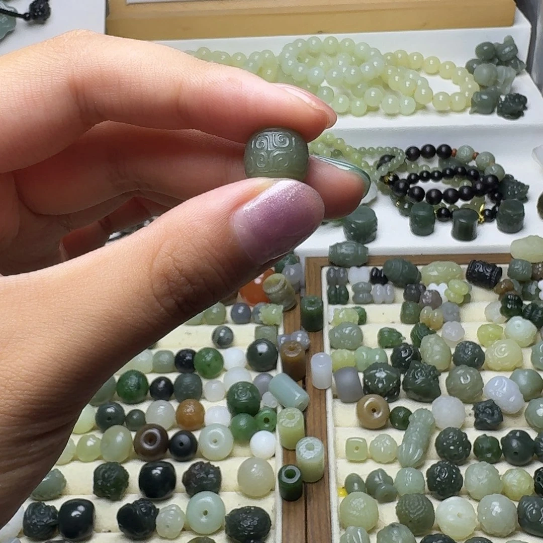 用***2和田玉未镶嵌珠宝半成品和田玉湖水绿回纹16两颗