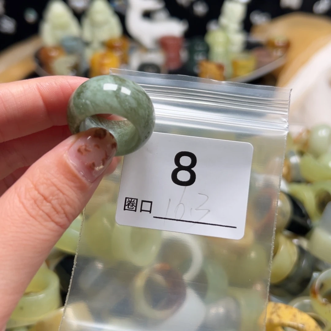 大***头蛇纹石玉未镶嵌戒指