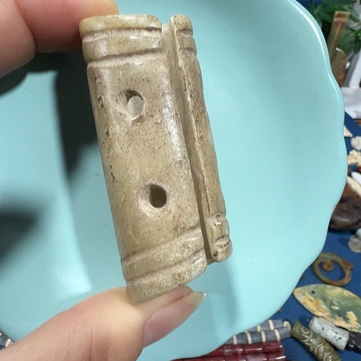 透闪石质玉未镶嵌挂件