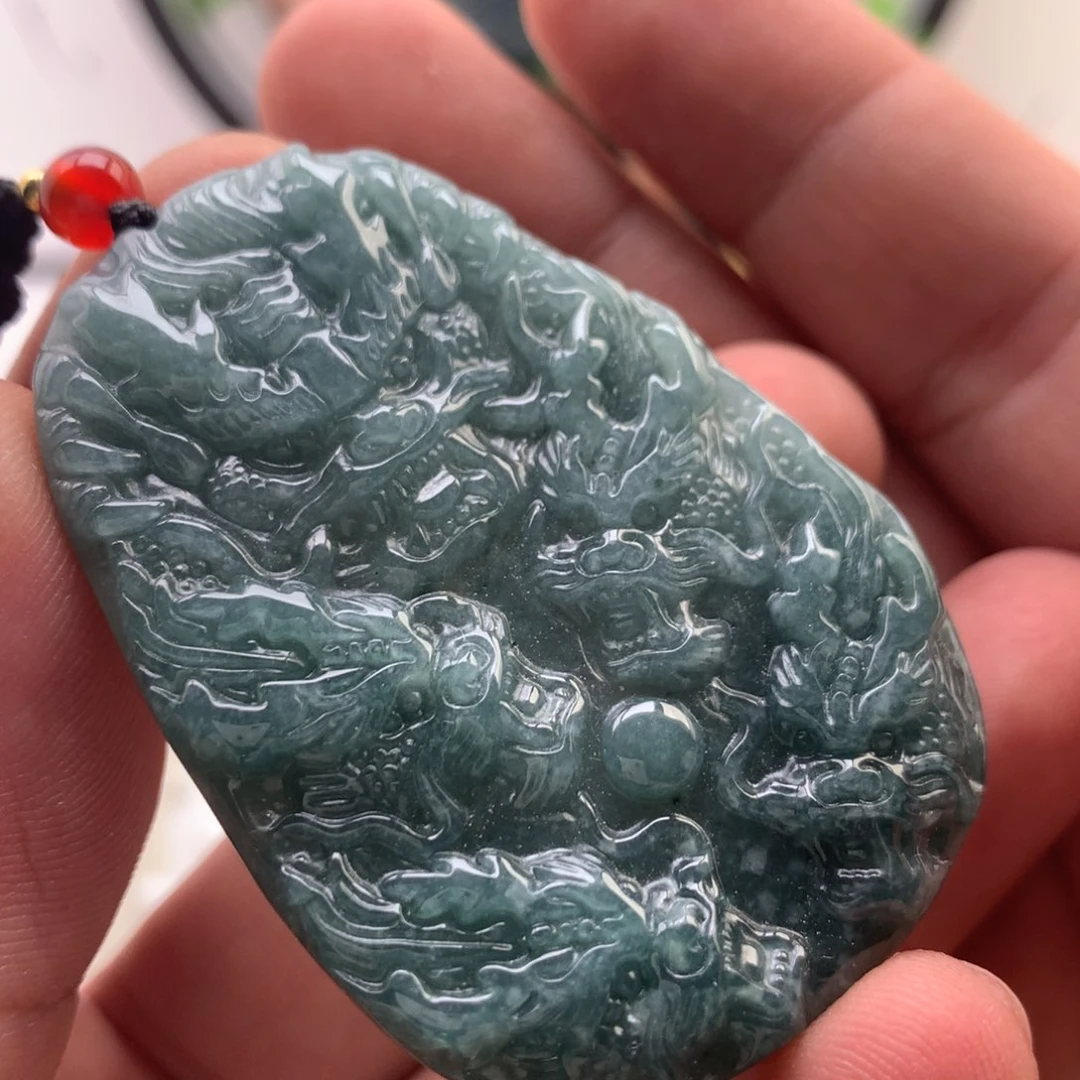 颈饰未镶嵌翡翠龙牌