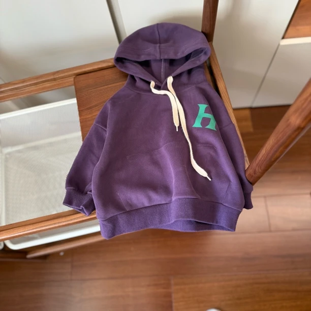 【编号L208】23678-07-儿童连帽字母卫衣紫色-Heyboobii
