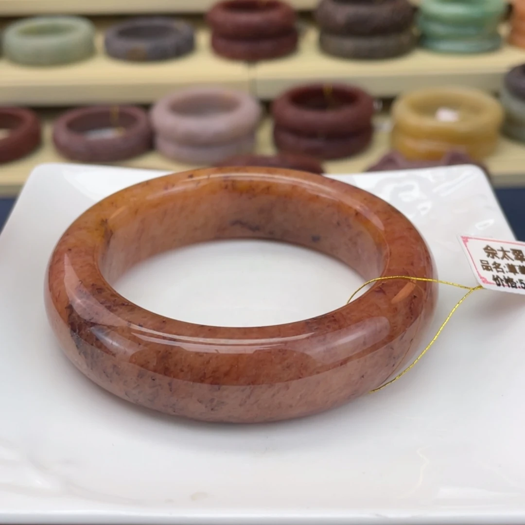 【闪购商品】石英质玉手镯未镶嵌云*躲