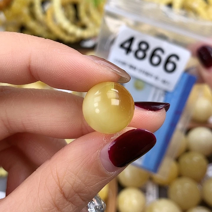 蜜蜡未镶嵌珠宝奇石15
