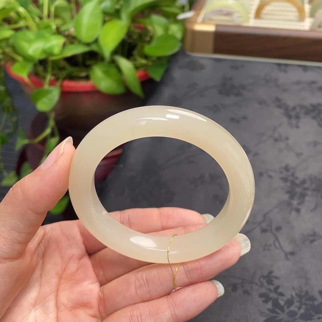 和田玉未镶嵌手镯-藕粉