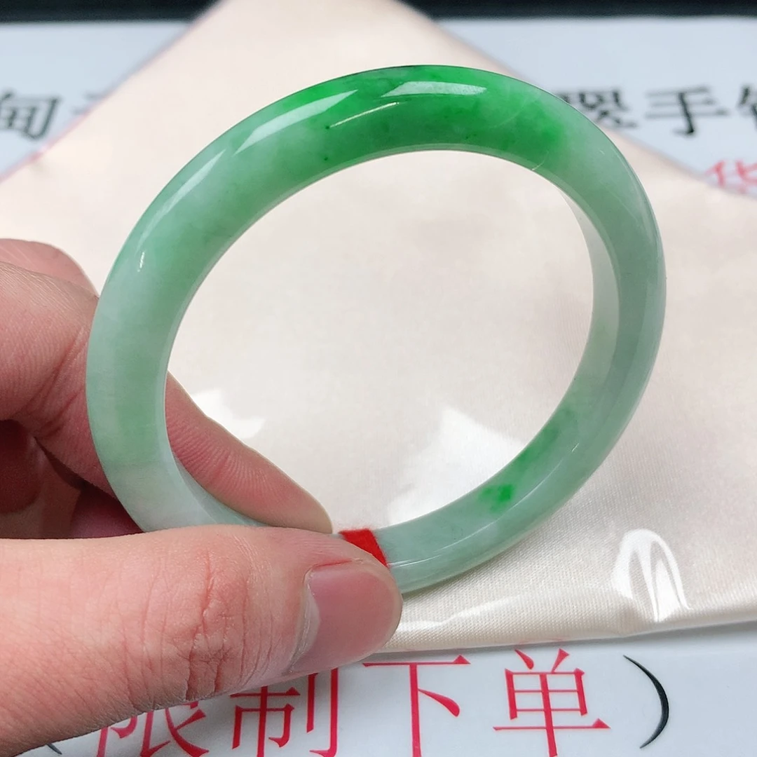 翡翠手镯未镶嵌圈56