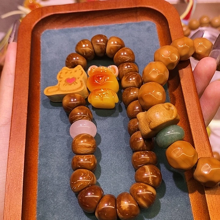 b***e手串猴头核桃库克蒜瓣大肠黄熊