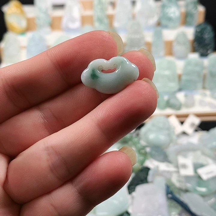 吊坠(不含链)未镶嵌翡翠5祥云锁