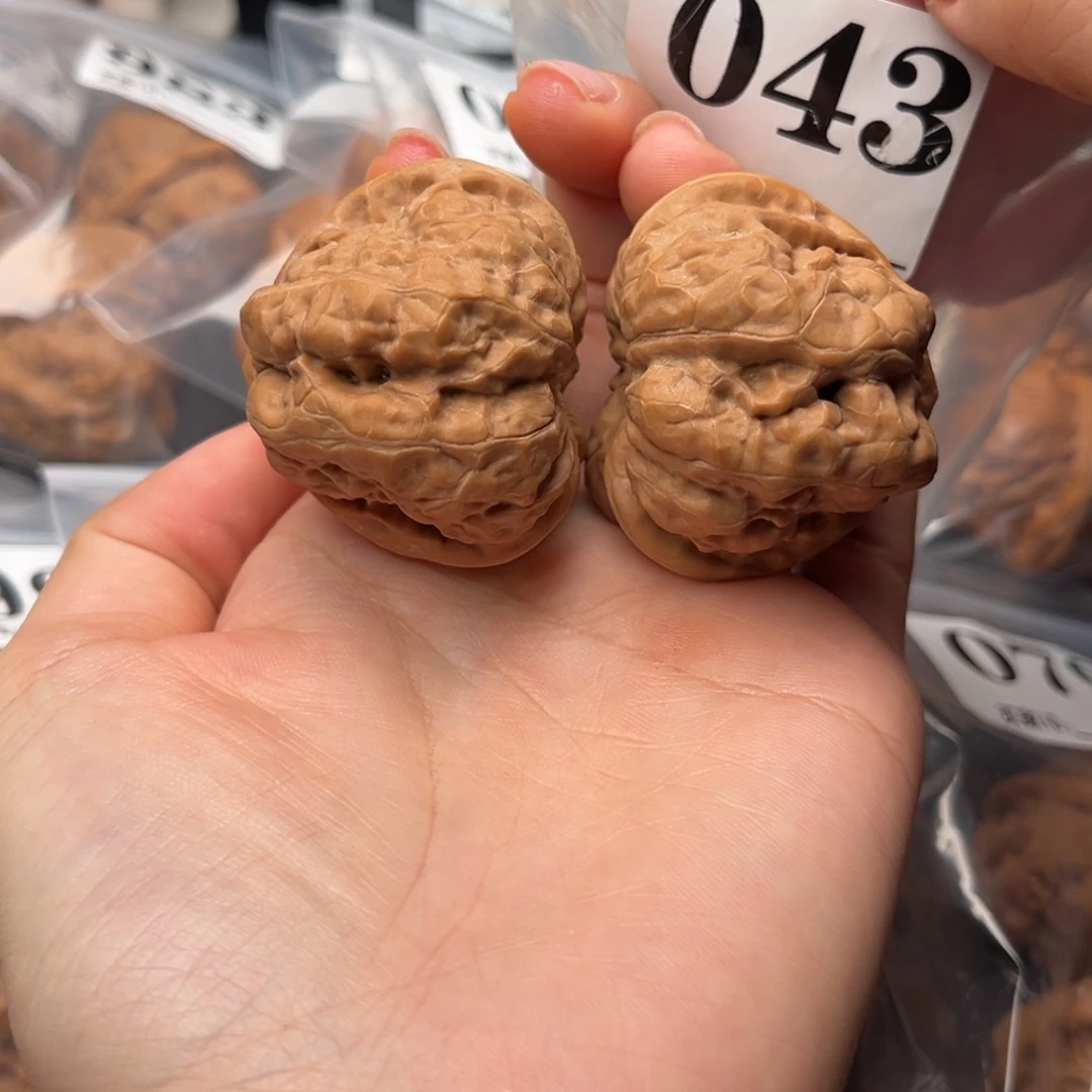 吊坠文玩核桃三角42.8