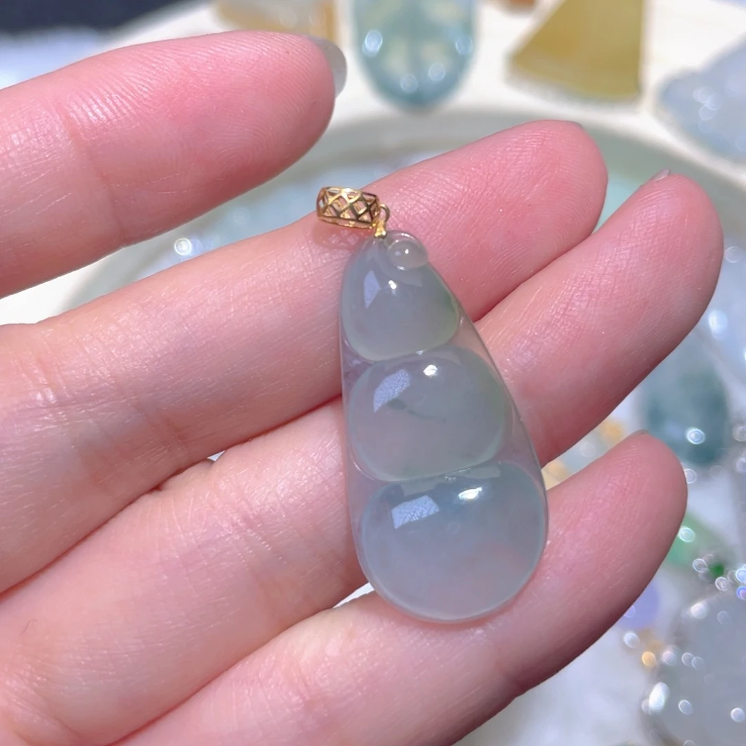 翡翠18K金镶嵌颈饰翡翠