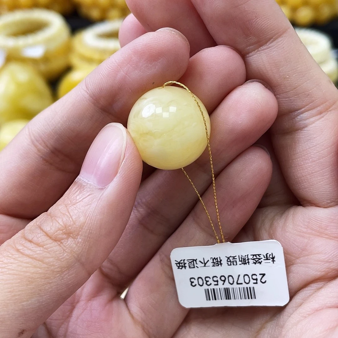 琥珀未镶嵌珠宝奇石用****017.8mm微瑕