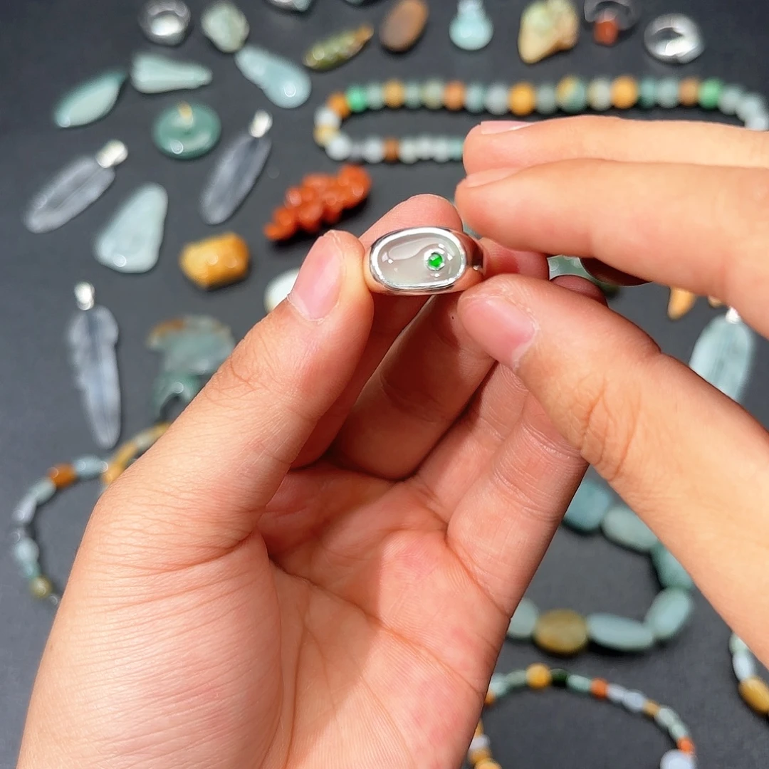 爱***Q翡翠银S925镶嵌戒指