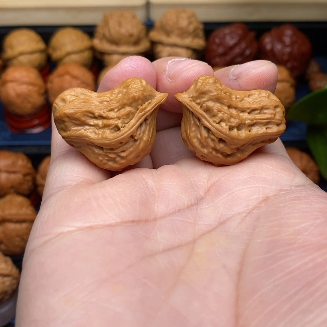 文玩核桃把件手捻鸳鸯