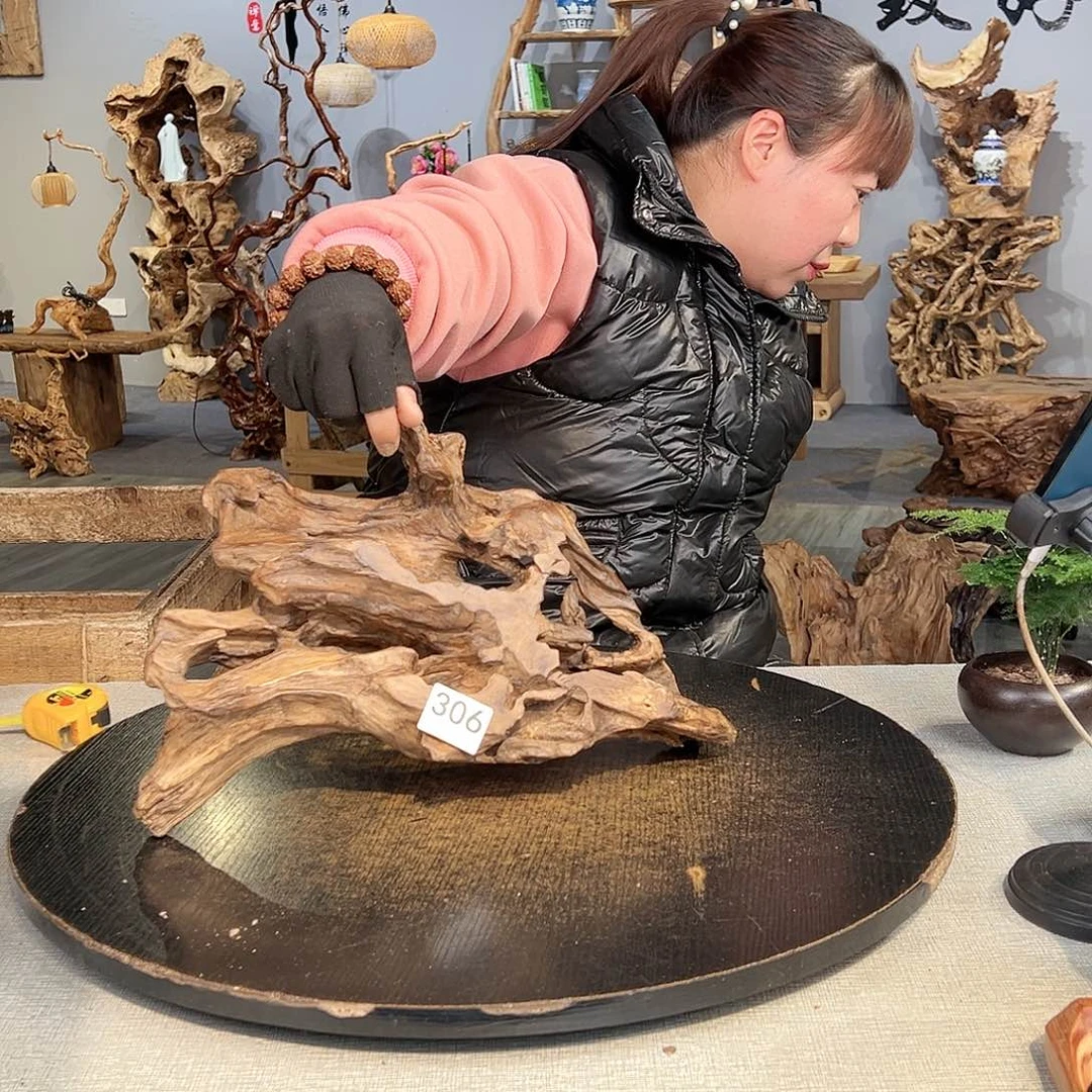 木小*306chkkhgtthhhggv