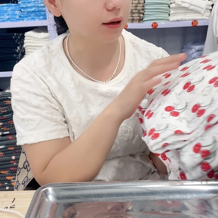 老花小樱桃一米布料