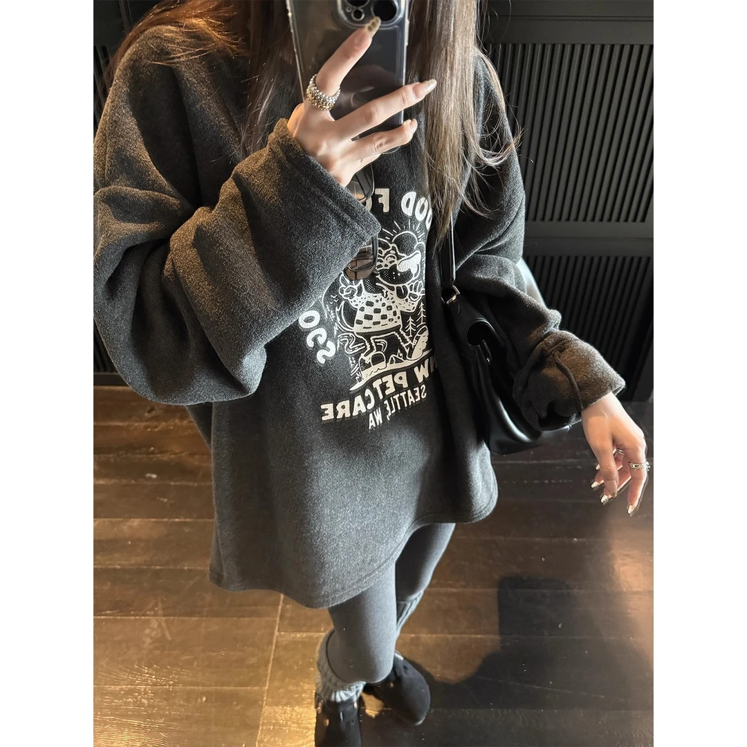 调皮小狗&毛圈印花软糯加绒圆领宽松卫衣女秋冬打底圆领上衣女