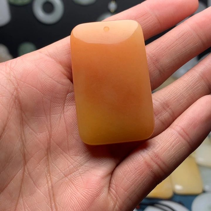石英质玉颈饰未镶嵌新疆金丝玉