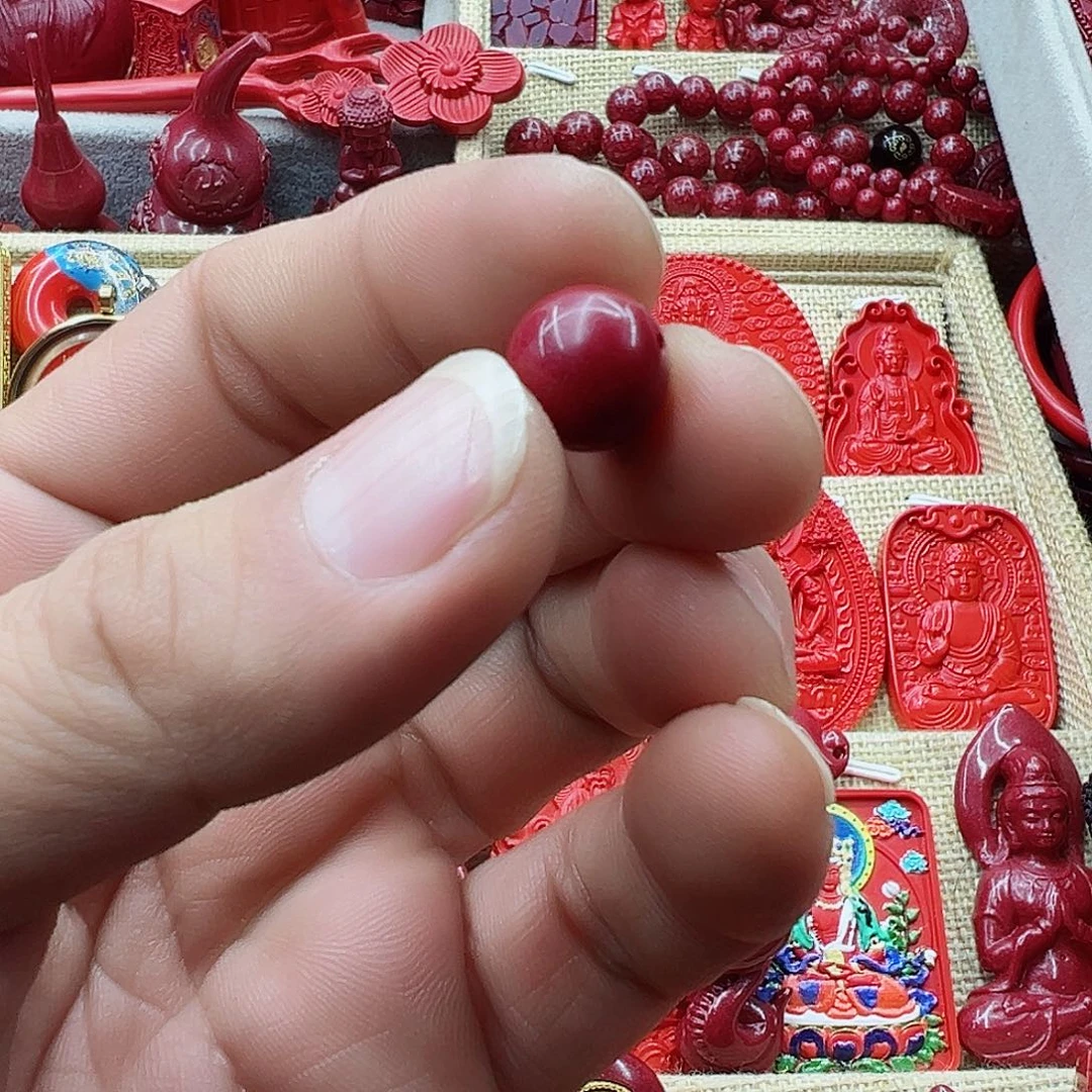 东陵石颈饰未镶嵌冰****?