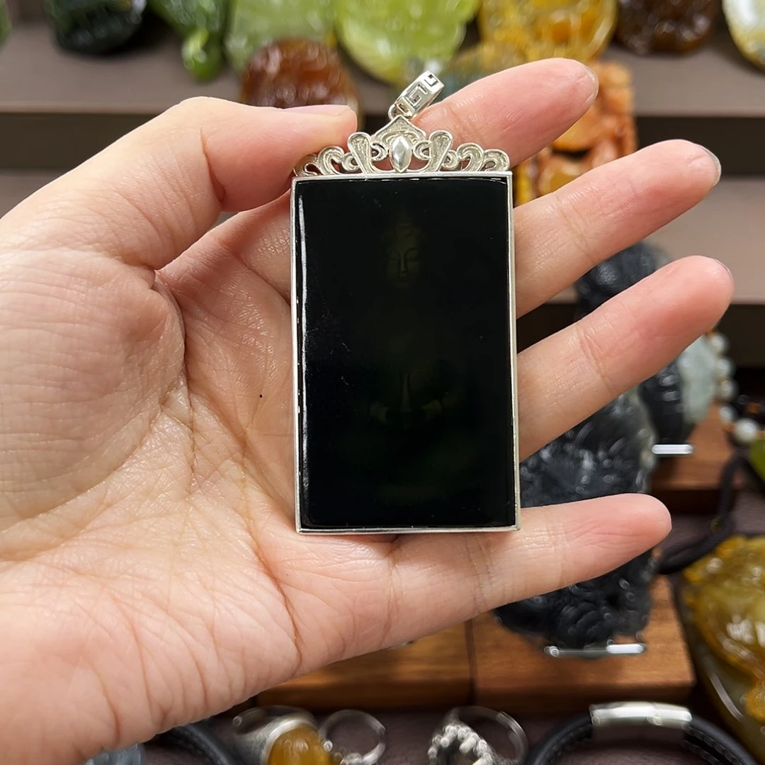 蛇纹石玉颈饰未镶嵌哼****亮