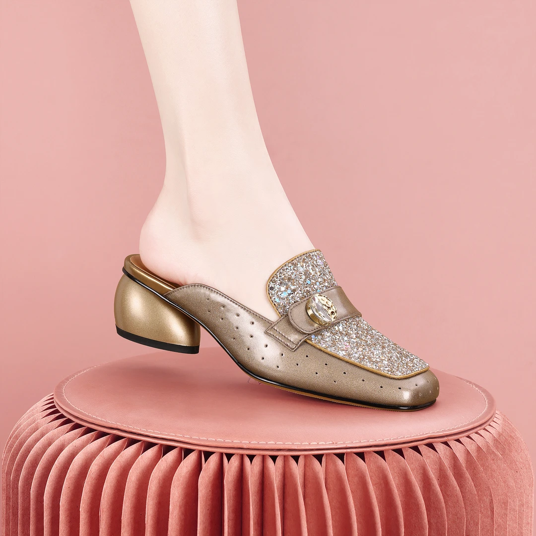 梵芮诗2025新款春季金属装饰潮款时尚原创手工粗跟凉拖鞋-J1261