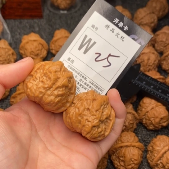 吊坠桃核我是第一百37