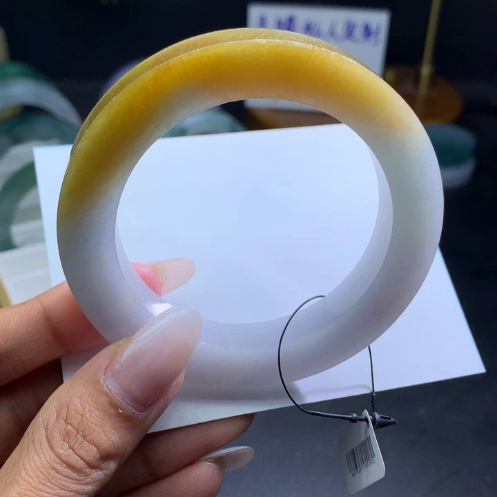 定制翡翠未镶嵌翡翠手镯