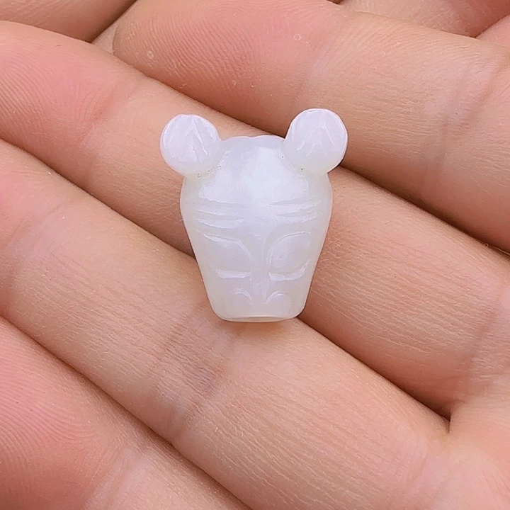 和田玉吊坠(不含链)未镶嵌鹰***。