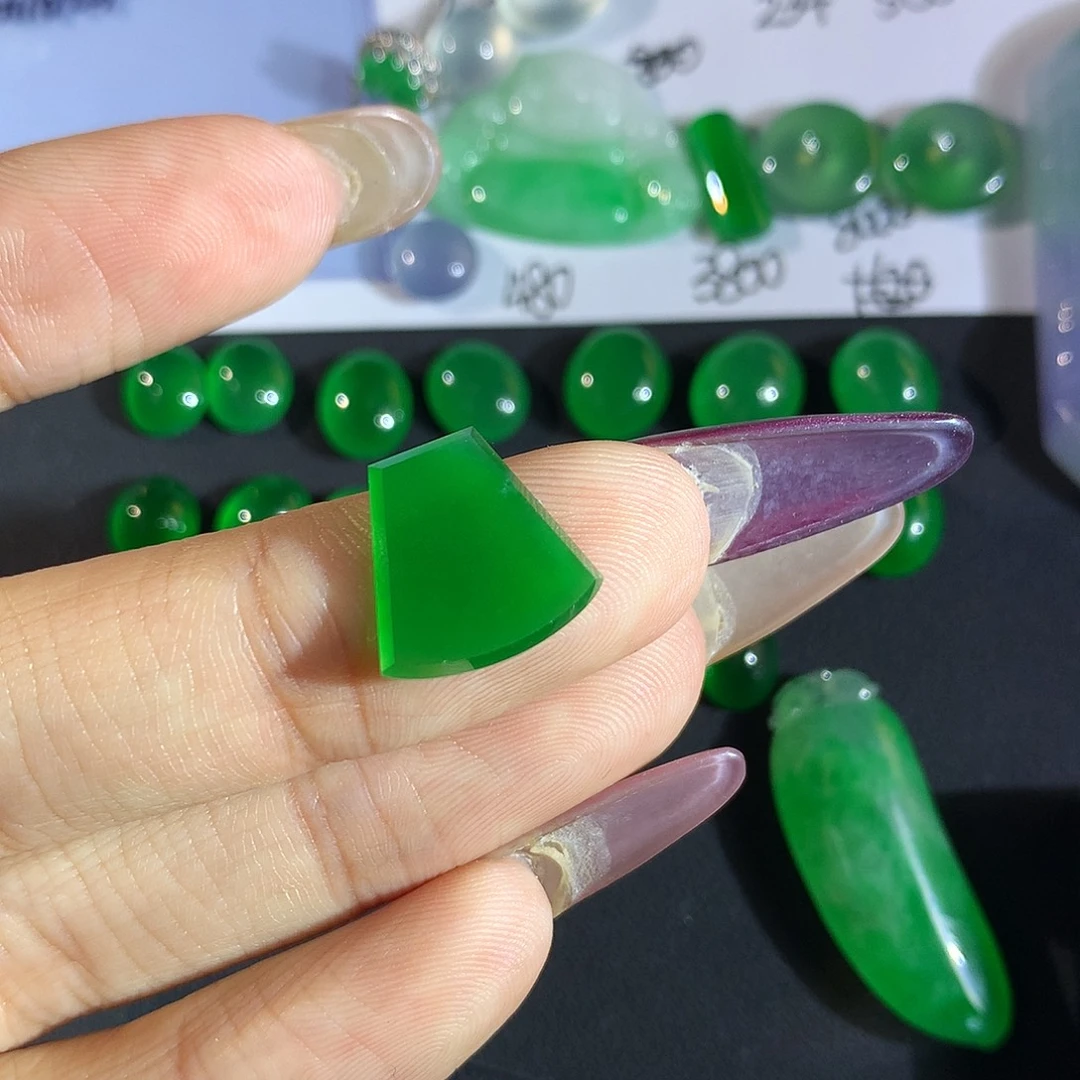 翡翠散珠12.5 12.4 1.94